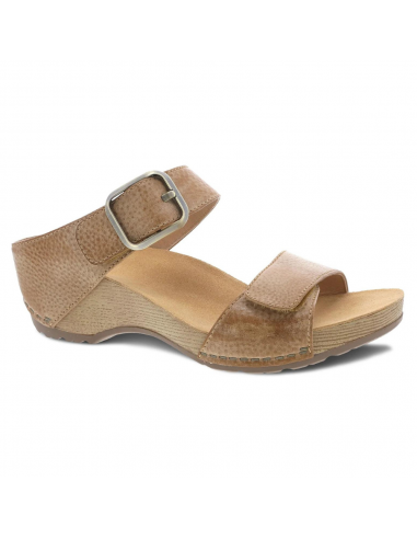 Dansko Tanya Tan Milled Burnished Leather Sandal (Women's) Les êtres humains sont 