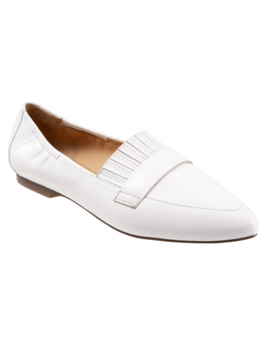 Trotters Emotion White Leather Slip-On (Women's) le concept de la Pate a emporter 